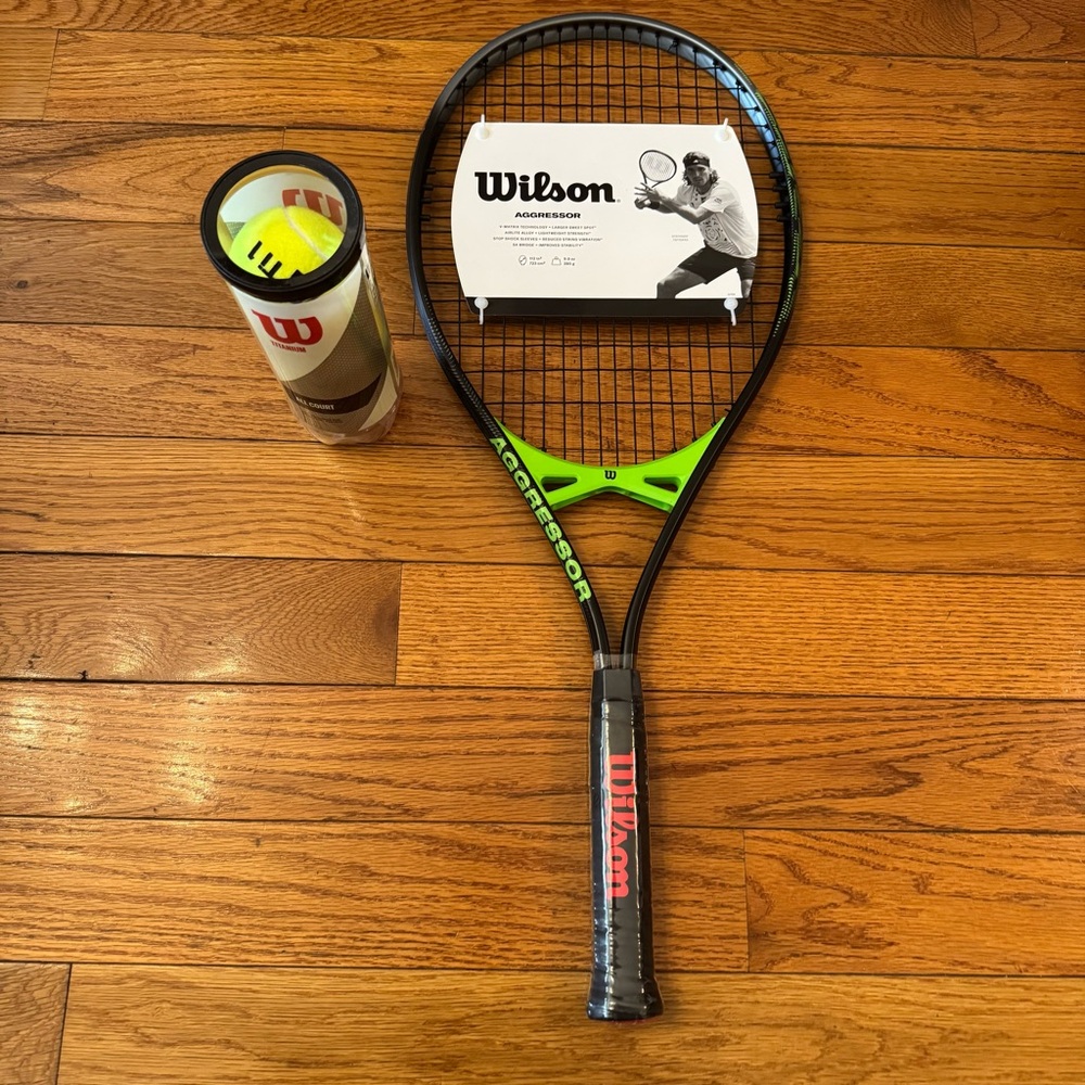 BNWT WILSON AGGRESSOR TENNIS RACKET STEPHANOS W/ WILSON ALL COURT BALLS